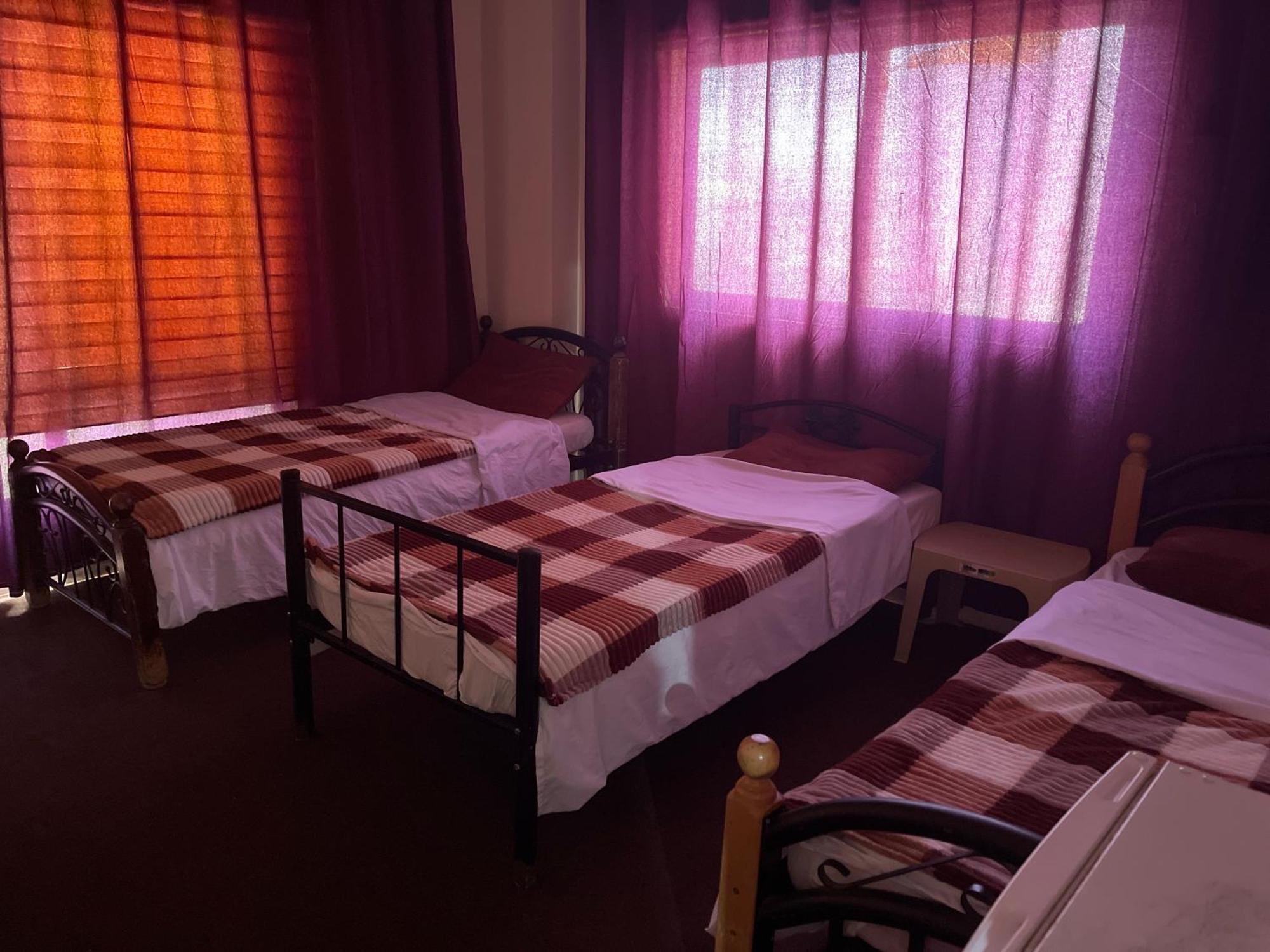 Pizza Street Hostel Άκαμπα Εξωτερικό φωτογραφία