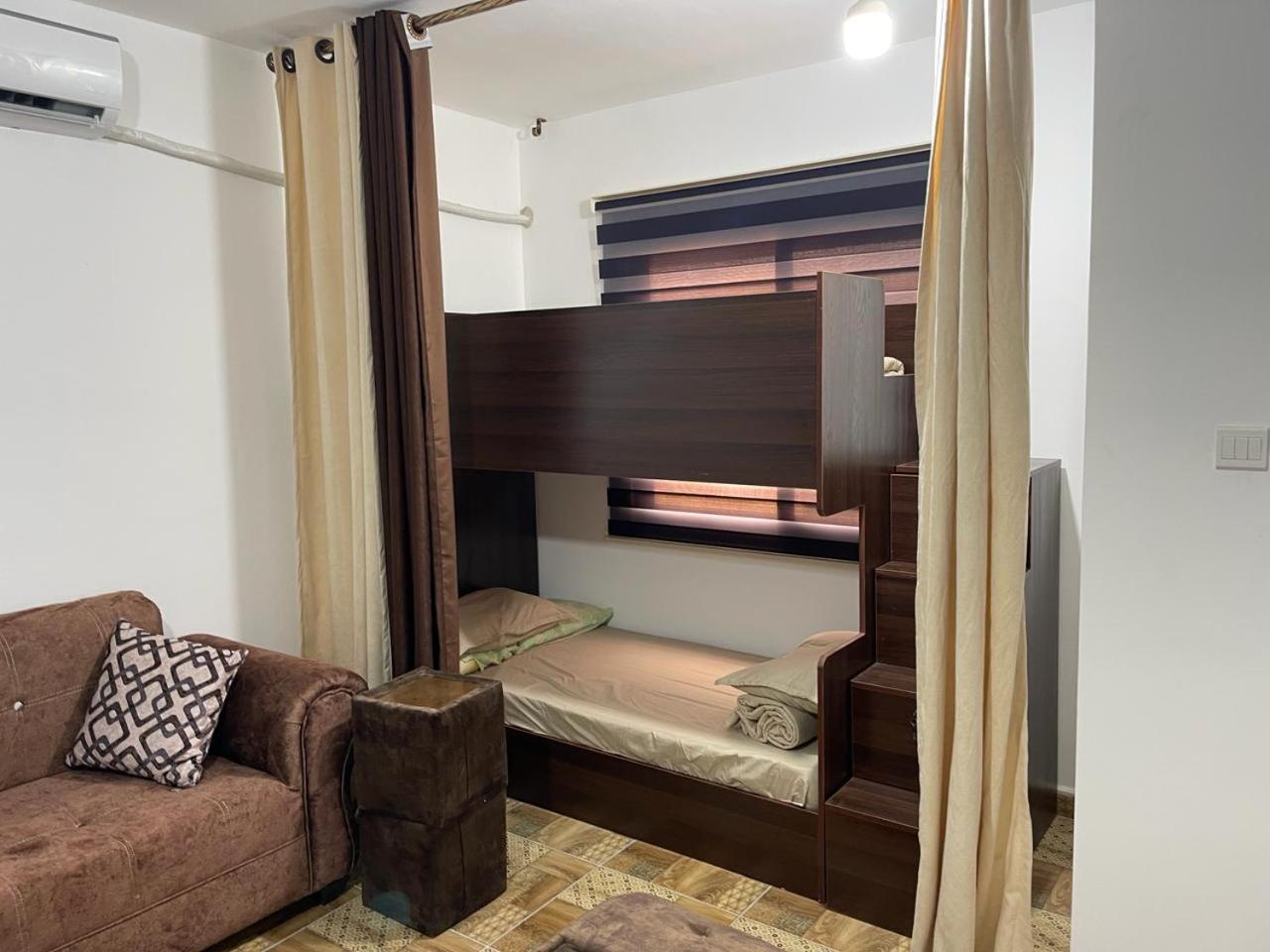 Pizza Street Hostel Άκαμπα Εξωτερικό φωτογραφία