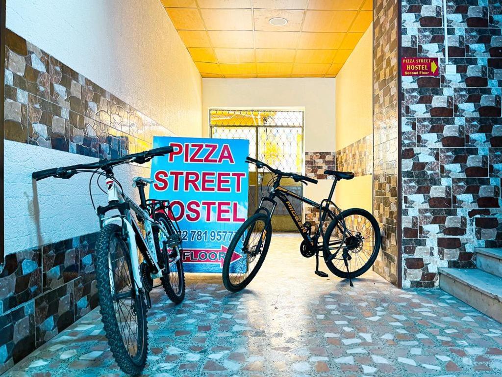 Pizza Street Hostel Άκαμπα Εξωτερικό φωτογραφία